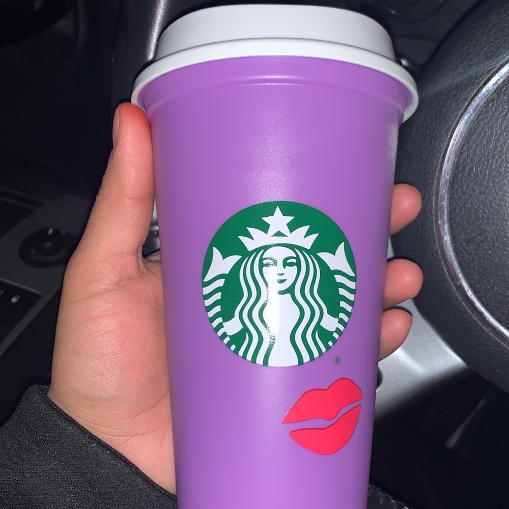 Valentine’s Day hot cups limited edition